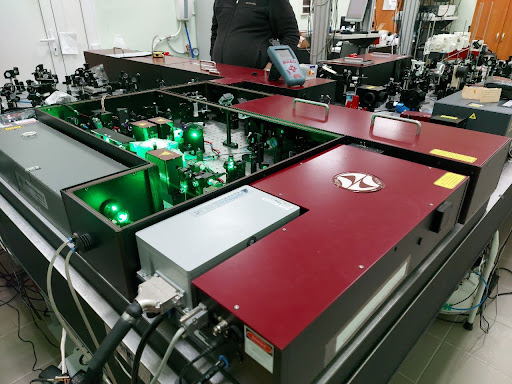 Фемтосекундная лазерная система на основе регенеративного усилителя Regulus 35F1K (Avesta project, Россия)