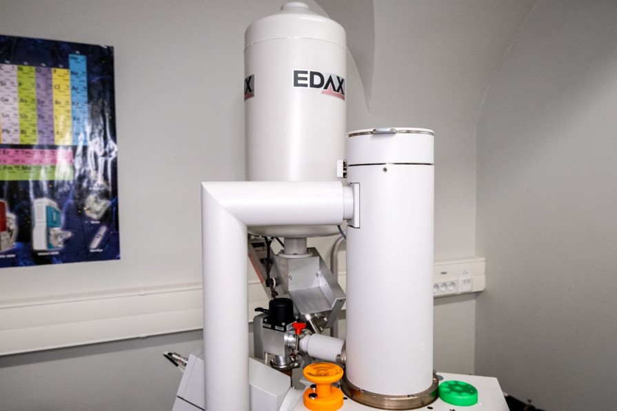 Сканирующий электронный микроскоп FEI Inspect S