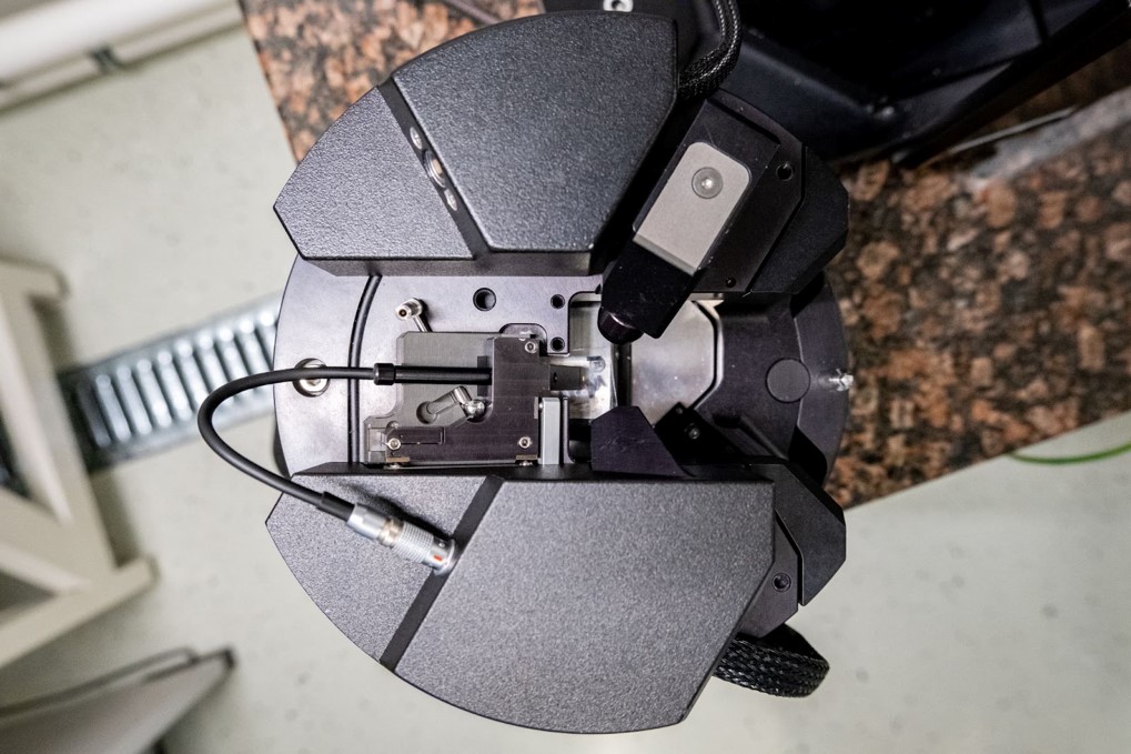 Атомно-силовой микроскоп (АСМ) AIST-NT SmartSPM 1000